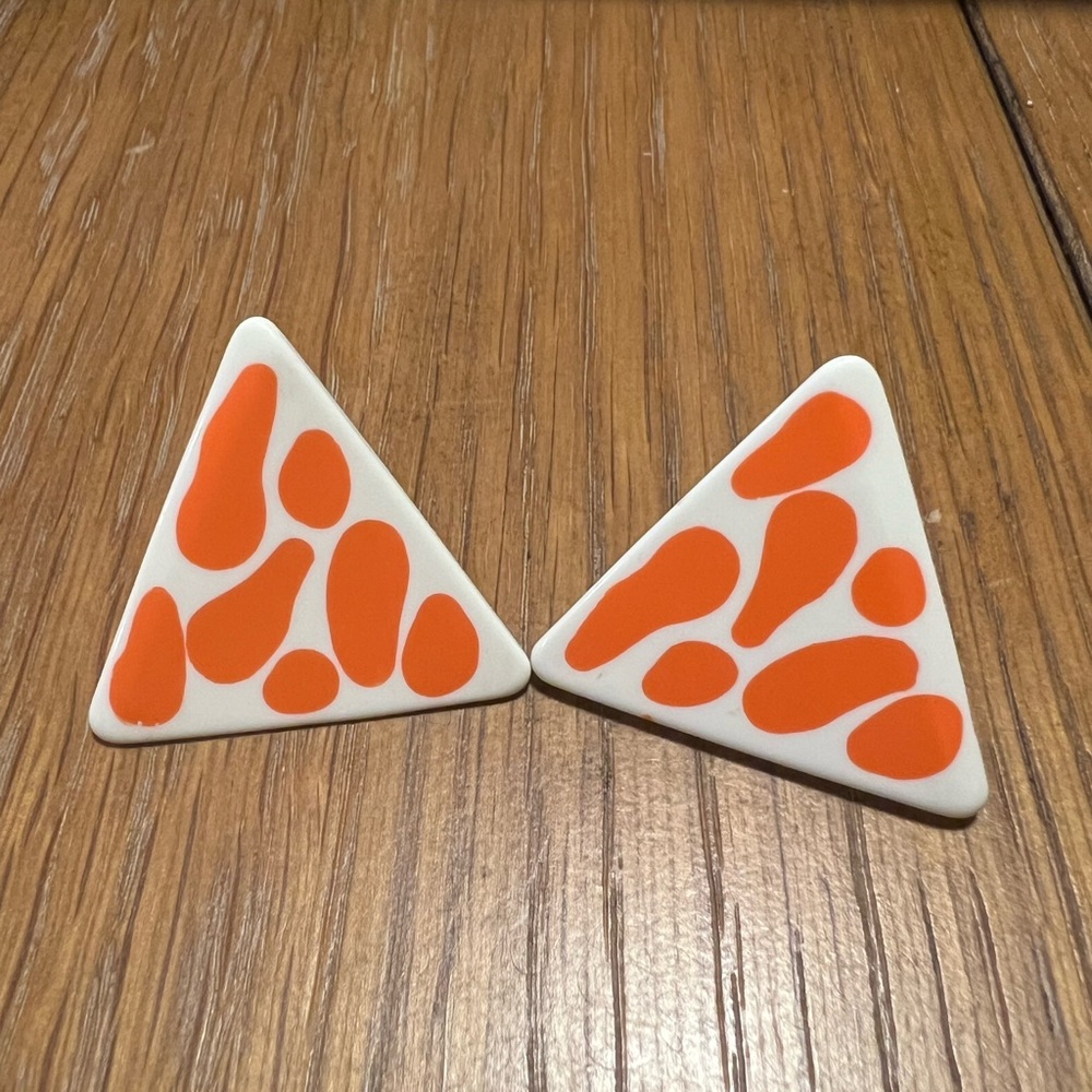 Vintage Orange & White Abstract Design Triangle Pierced Earrings- Plastic
